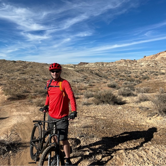 Meet your Posher, Chino - Picture 1 of 3